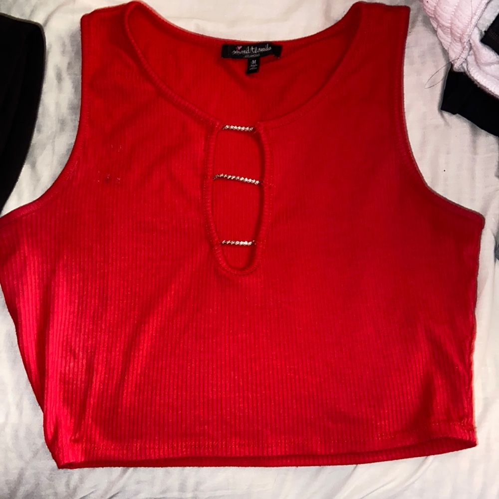 Size: M . Color: Red .